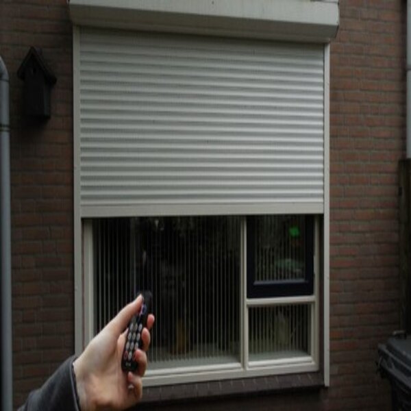 Remote Shutters with Electronic Motor and Remote
